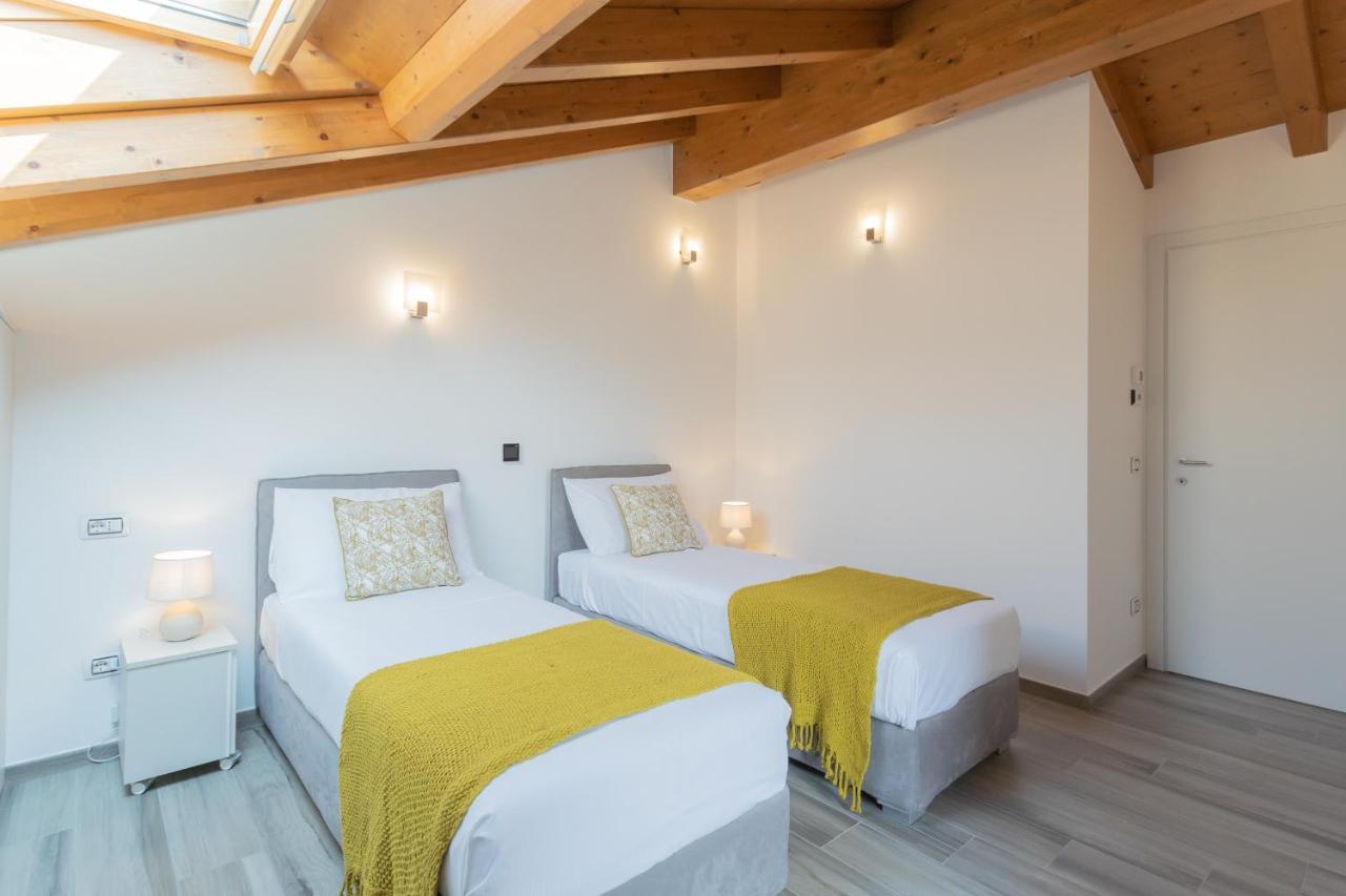 Dream Lake Apartments Lake View - Private Beach By Rent All Como Lezzeno Eksteriør billede