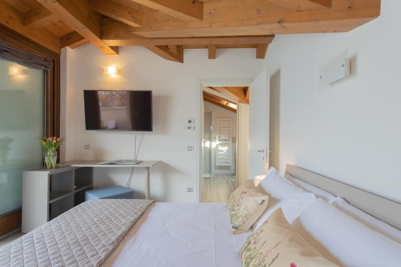 Dream Lake Apartments Lake View - Private Beach By Rent All Como Lezzeno Eksteriør billede
